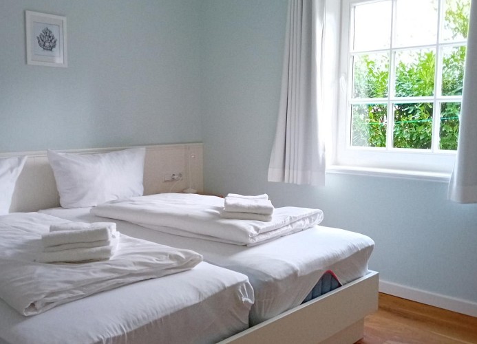Schlafzimmer 1