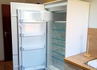Kühlschrank mit kleiner Truhe
