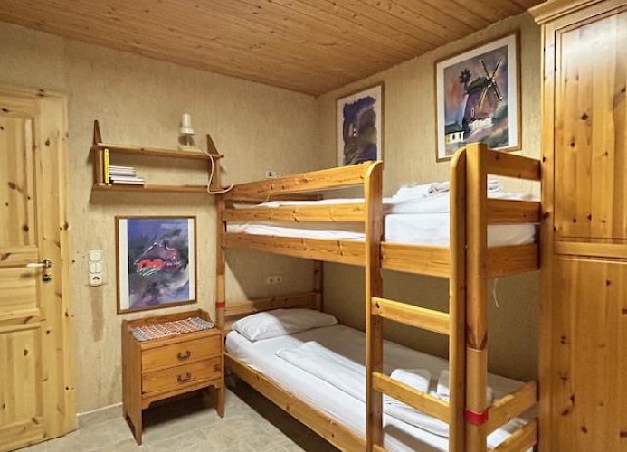 Schlafzimmer 2