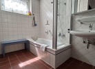 Bad mit Badewanne