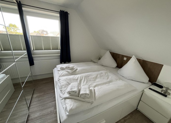 Schlafzimmer 2