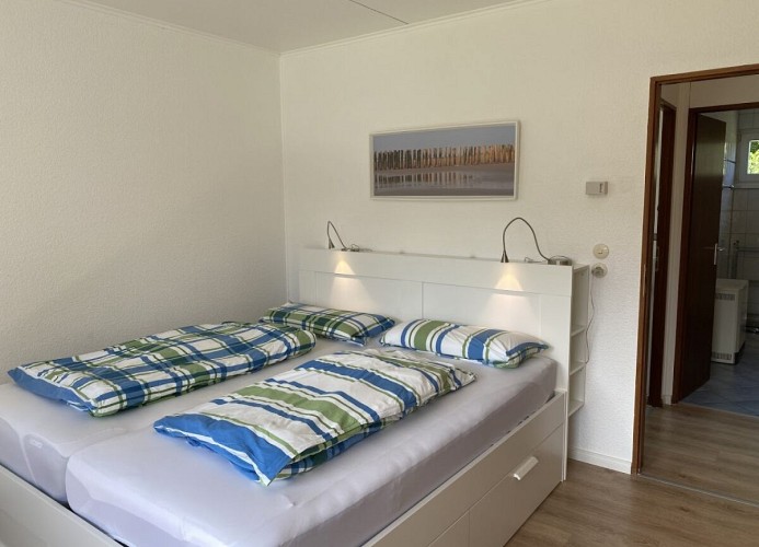 Schlafzimmer 1